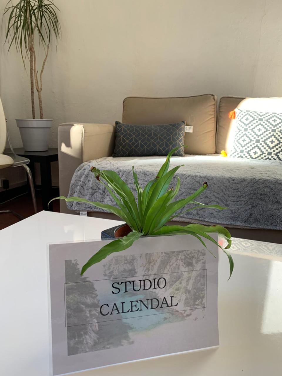 Апартаменти Studio Calendal Кассі Екстер'єр фото